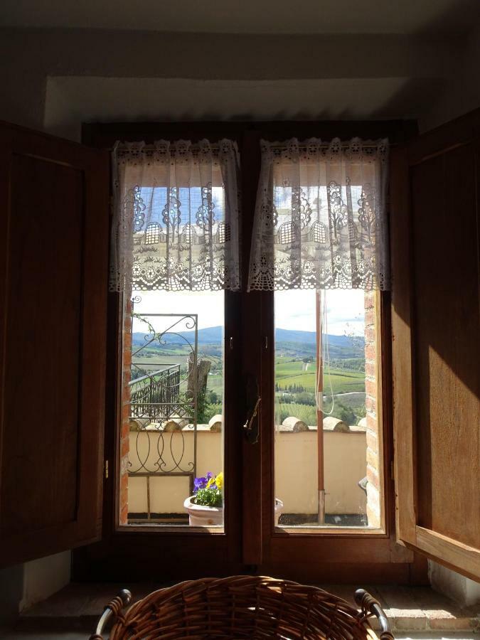 דירות קסטלינה אין קיאנטי Residenza Cornino מראה חיצוני תמונה