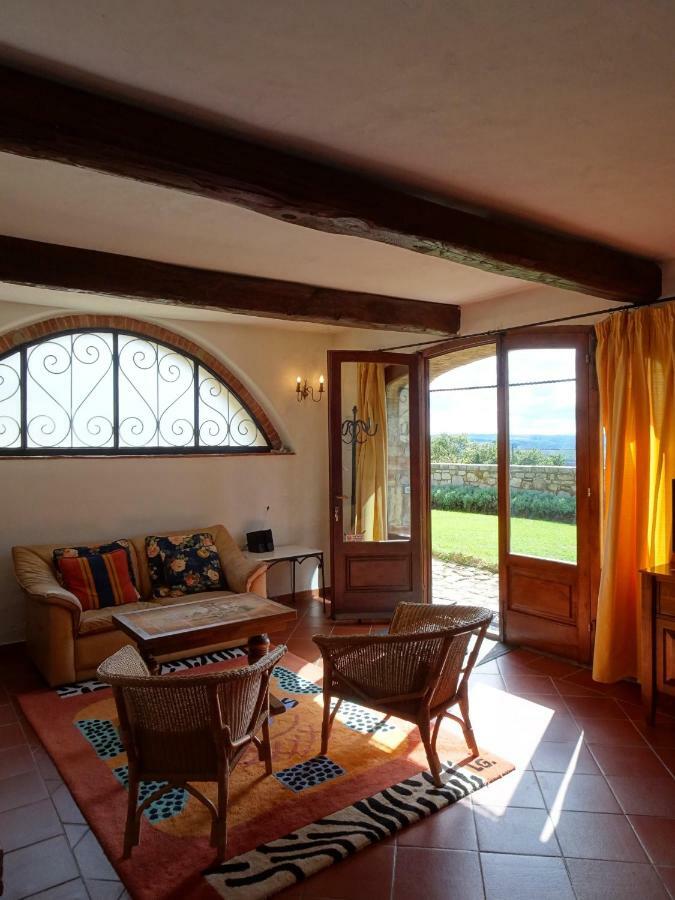 דירות קסטלינה אין קיאנטי Residenza Cornino מראה חיצוני תמונה