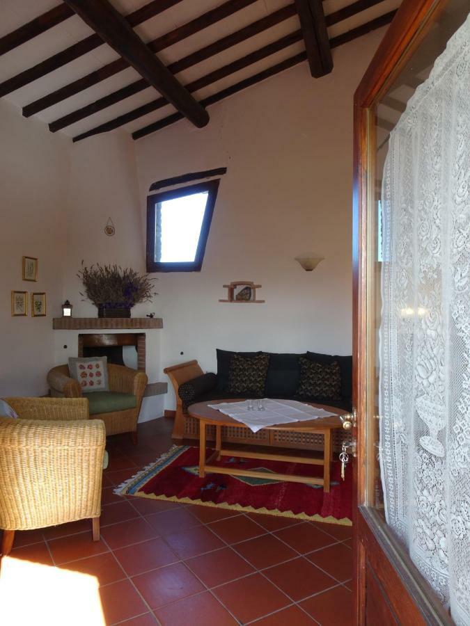 דירות קסטלינה אין קיאנטי Residenza Cornino מראה חיצוני תמונה